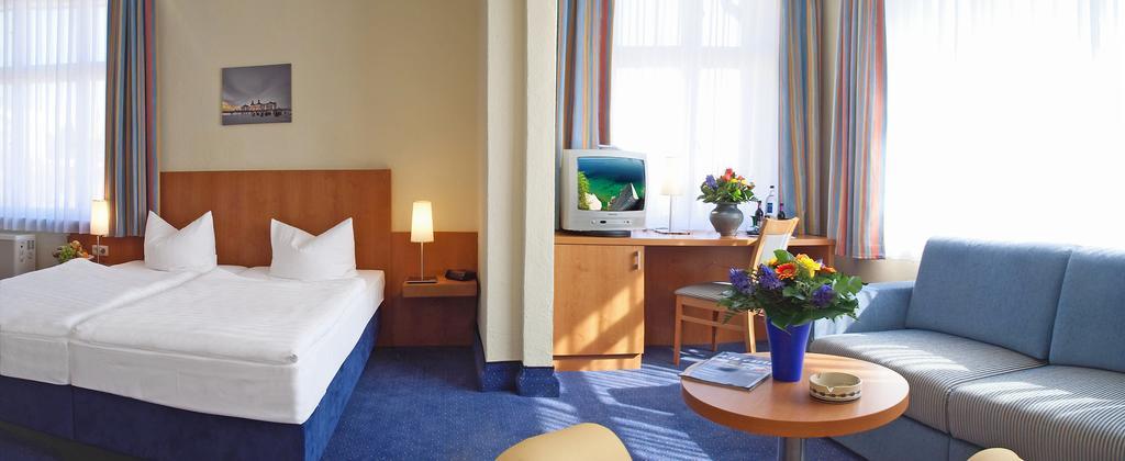 Hotel Xenia Sellin  外观 照片